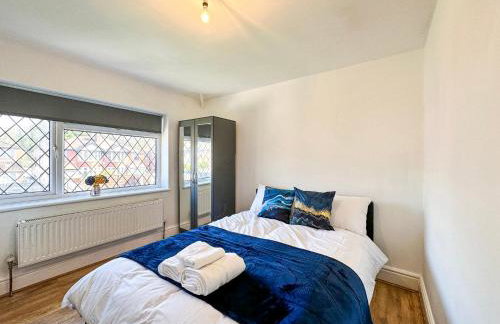 5BR Manchester Home Jacuzzi, Garden & Parking - Foto 32