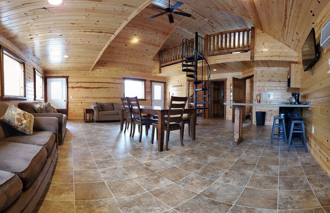 Edge-O-Dells Resort - 21 and Older - Photo 9