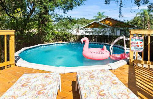 Urban Flamingo Retreat Modern Meets Tropical in this Beautiful, Updated Pet Friendly 3BD Pool Home with Outdoor Living Space - Foto 2
