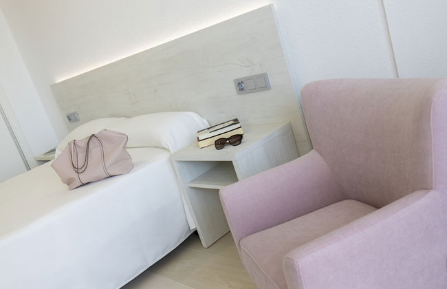 Aparthotel BCL Levante Lux - Photo 7