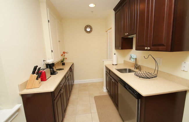 Renaissance Properties - W Rittenhouse Sq - Photo 14