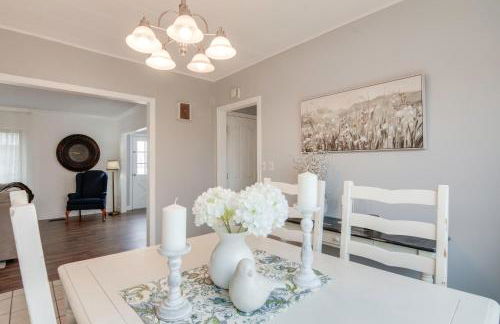 Cozy Mtn-View Retreat with Yard Near Hiking and Golf! - Foto 9