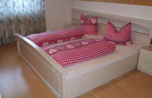 Schwarzwalduhren Nescht Triberg - Foto 26