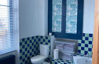 Beautiful village home close to all attractions - Foto 19