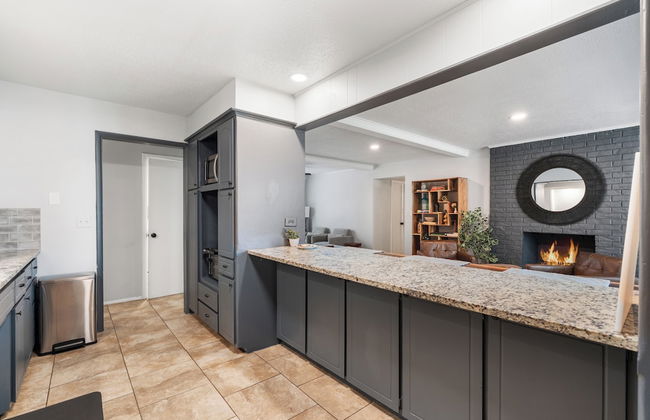 Spacious 8BR Modern Retreat Pool Table RV - Photo 3