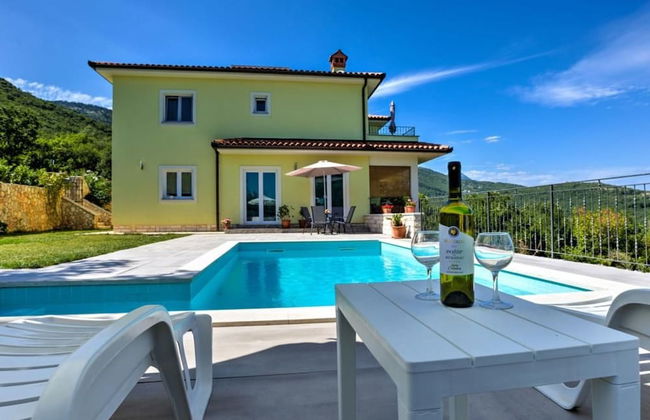 Wonderful Brsec Apartments With Sea View and Shared Pool - Foto 18