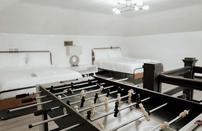 6BR Retreat Comfort Convenience Kitchen 16 - Photo 2