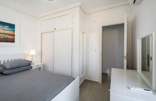 Luxury Villa - Large Private Pool - Cabo Roig Strip - Foto 20