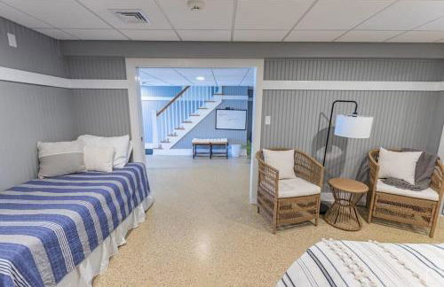 Beautiful Home 30 Feet from the Sand at Spofford Lake! - Foto 47