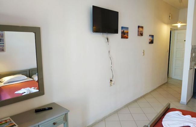 Renia Studios Standard Studio Overlooking the Swimming Pool - Foto 6