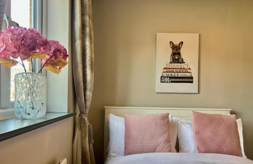 Ultra Modern large 4 bed executive home Durham - Photo 48