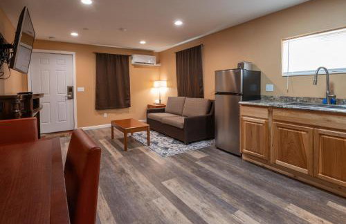 Far West Cabin-Tiny Homes Rental - Foto 12