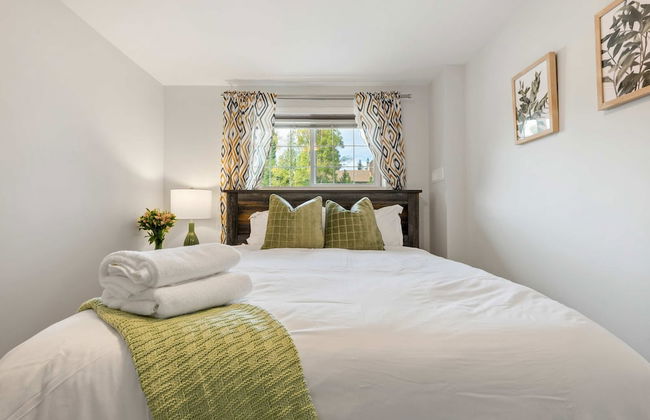 NEW Near Golf Yoga Classes Private Suite Wine - Photo 22