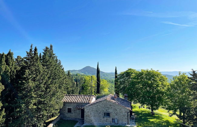 Cottage With Swimming Pool - Photo 1