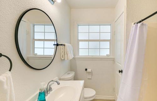 Walk to Cowboys Games Arlington Home with Hot Tub! - Foto 12