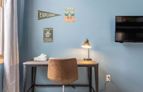 8BR Luxury Maplewood Manor, Hot Tub & Fire Pit - Foto 15