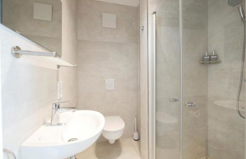 85qm, Parkplatz, zentral, großer Balkon, 2 Bäder - Foto 20