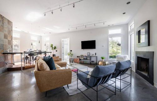 Serene Millerton Lake Villa w/ Panoramic Lake View - Foto 2