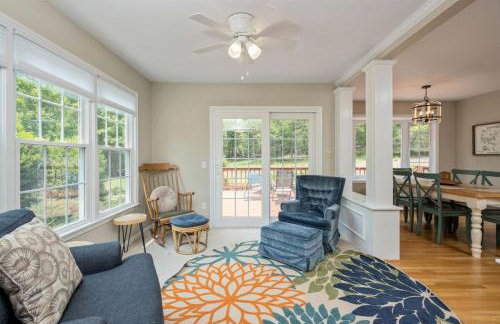 Family and Pet Friendly Retreat with Sauna, Firepit, Pond Views Near Route 151 Wineries - Foto 14