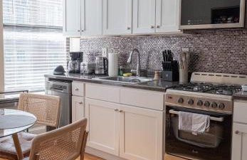Sunlit 2BR Central Park North elevator & laundry - Foto 41