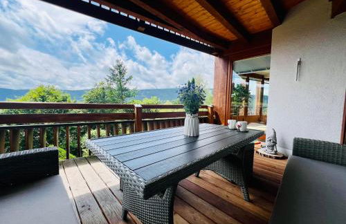 Panoramablick mit Privatparkplatz, 2 Balkone und 1,5 Bäder - Foto 1