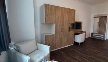 Jomi Stays - Kudamm - Foto 5