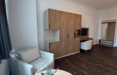 Jomi Stays - Kudamm - Foto 5