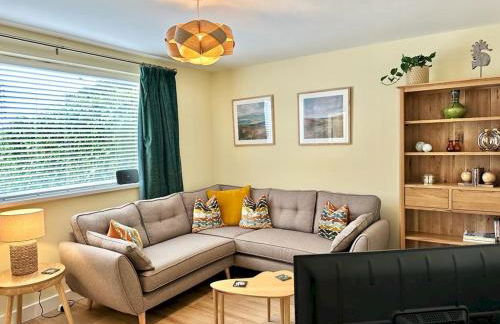 Pembroke Dock Hidden Gem - Pass the Keys - Photo 1