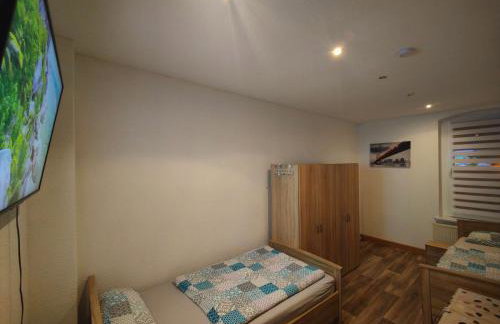 Citywohnung Merseburg - Geräumige Unterkunft ideal für Arbeit & Freizeit - Foto 5