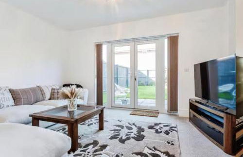 Family-Friendly 4-Bedroom House in Moston with Parking and Garden - Foto 13