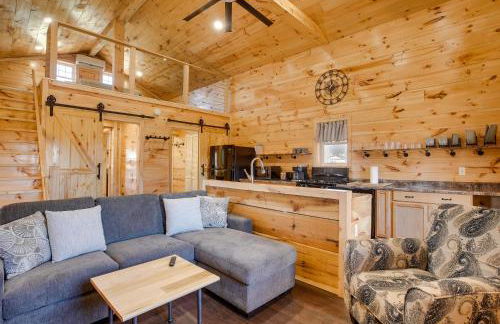 Friends and Family Rental Cabin with Hot Tub! - Foto 5