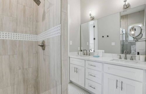 O30B Southwest Houston 2BR King Beds Pet Friendly Townhome - Foto 15