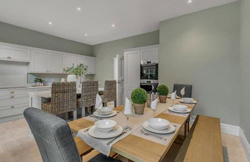 Stylish 4-Bed Apartment in Suffolk l Near Town - Foto 9