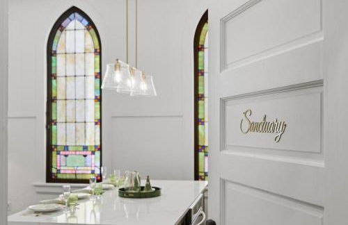 Sanctuary Historic Designer 1BR & Heated Pool - Photo 3