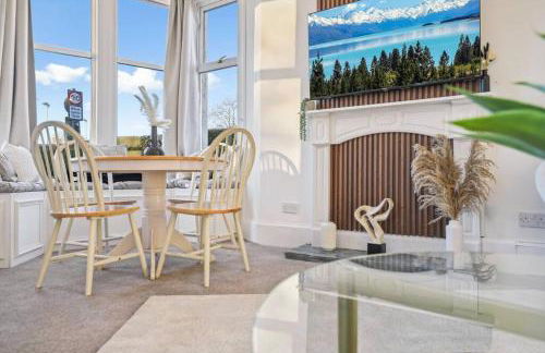 Large Terraced Home with Parking - Foto 23