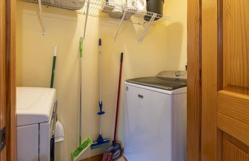 3BR Home w Hot Tub & Sunset Views Near SIUC - Foto 39