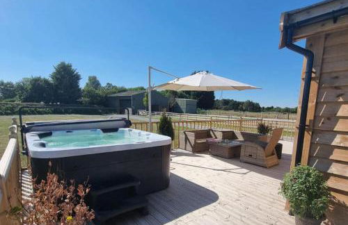 4Bed Lodge Sleeps8-Pet Friendly-Hot Tub-Log Burner - Foto 6