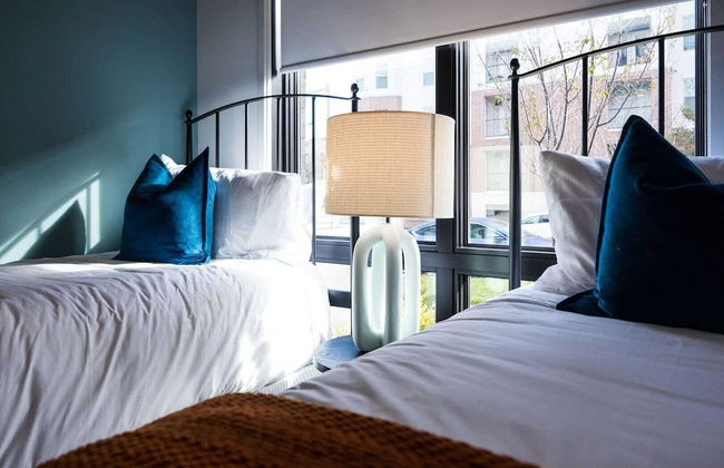 2 Modern Apartments in Heart of Midtown, Walkable Location Patio, Pool & Gym - Foto 34