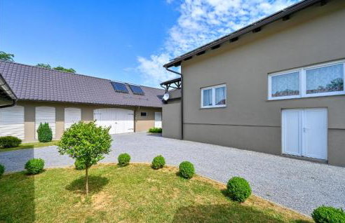 3 Bedroom Cozy Home In Gornje Plavnice - Foto 22