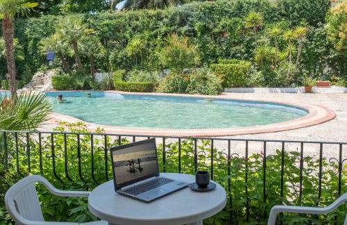 Aristides Hotel - Photo 39