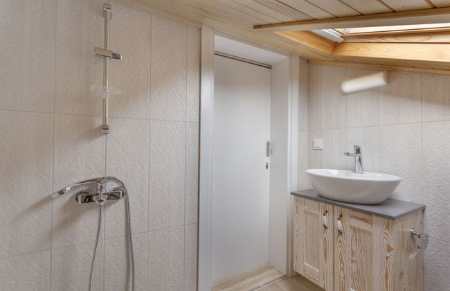 Kybele Suits - Photo 40