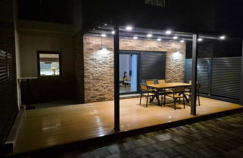 House AGAPE near Zagreb with rooftop jacuzzi - Foto 3