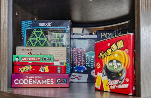 LUX Retreat Home with Yard - Foto 35