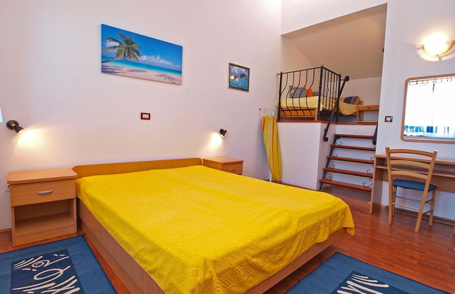 Apartment 1077 - Photo 15