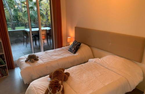 Appartement climatisé les pieds dans l'eau pour 6 personnes avec 1 suite parentale, 1 chambre double et 1 mini chambre Piscine sur le toit clim garage - Foto 29