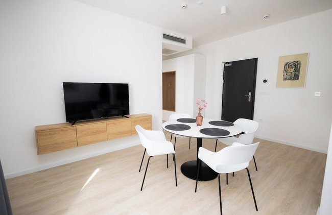 Kula & the Top Apartments - Photo 20