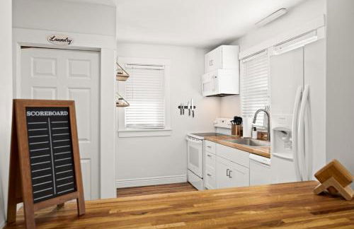 The Heights Hideaway 2BR Gem - Foto 1