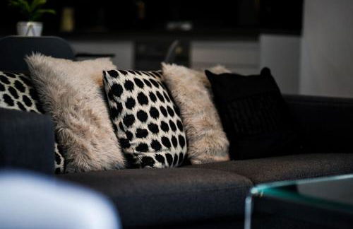 Modern 2 bedroom apartment - city centre - parking - Foto 9