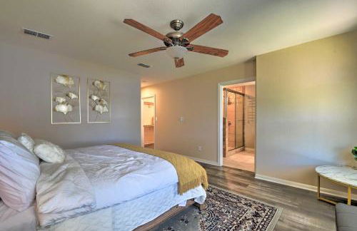 Spacious Granbury Home with Lakefront Outdoor Oasis! - Foto 14