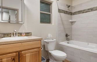 Bogie Bungalow - Walk to lake, bar & restaurant - Near golf course - AC - Fireplace - Pet Ok - Foto 34